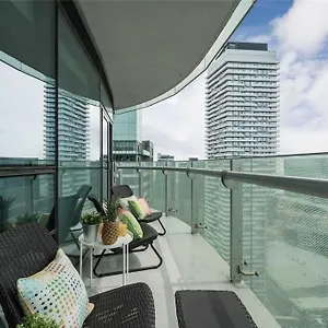 New Superior Lakeview Luxury 3-bedroom On 48 Floor Apartment Toronto